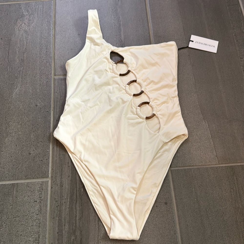 We Wore What One Piece Swimsuit